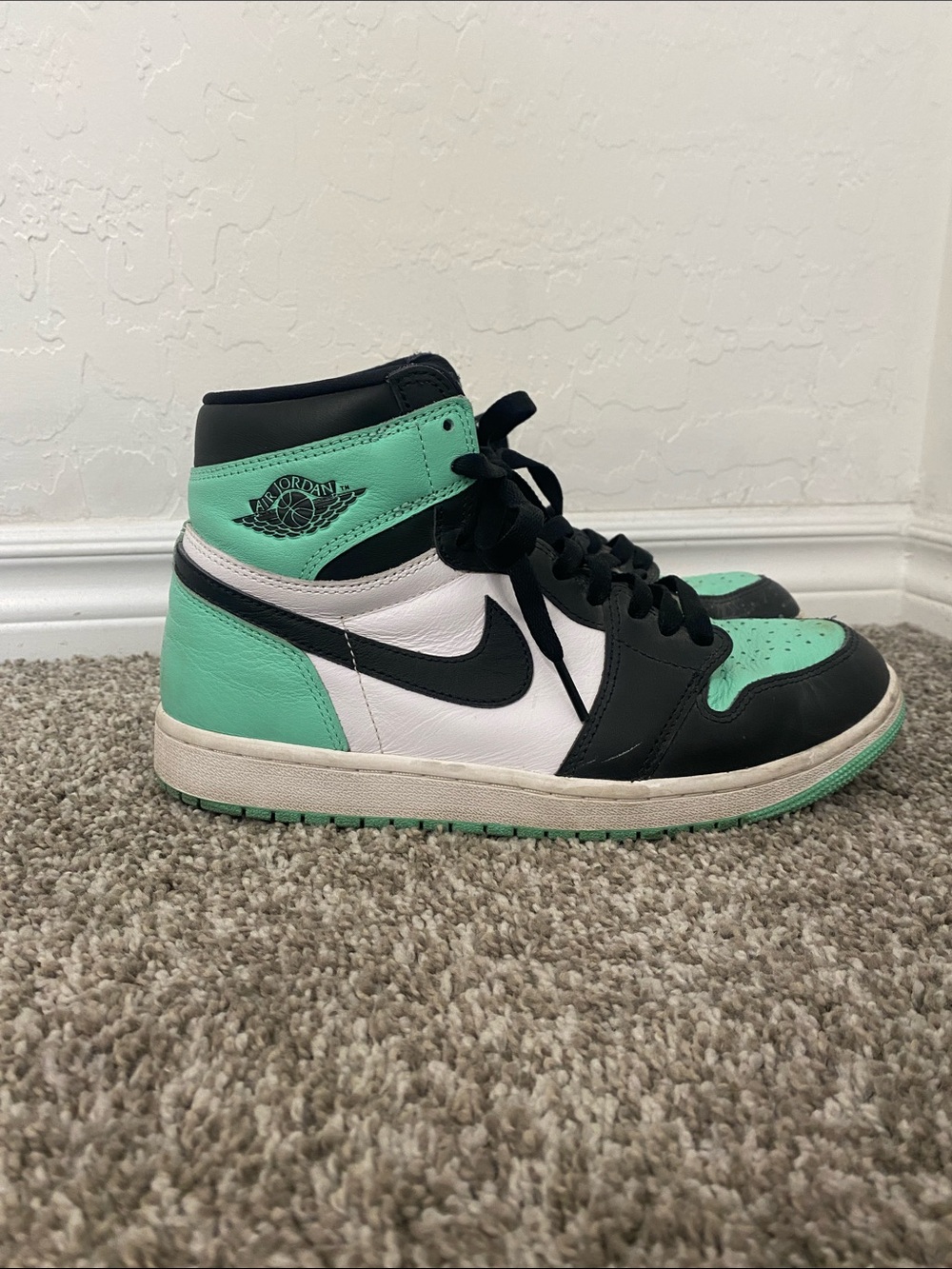 Nike Kids Air Jordan 1 High Top Sneakers in Mint Green, Black & White